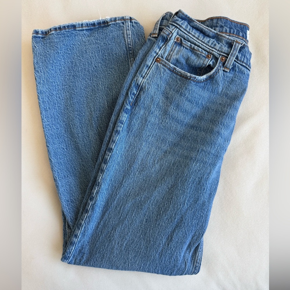 Abercrombie Low Rise Baggy Jean - Size 28/6 Short - Medium Wash